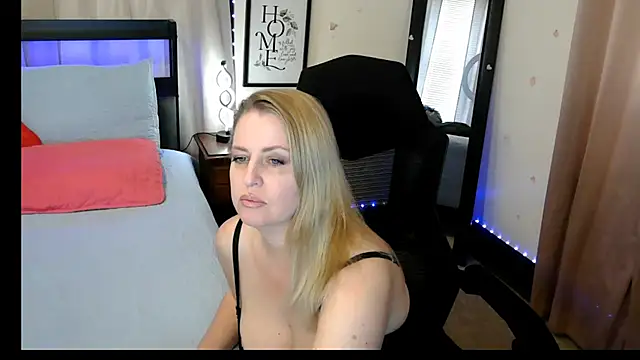 HollieBim online show from 03/21/25, 02:51