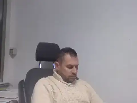 Snapshot of rabyto2 chatting on 01/01/25, 06:27 rabyto2 online show from 01/01/25, 06:27