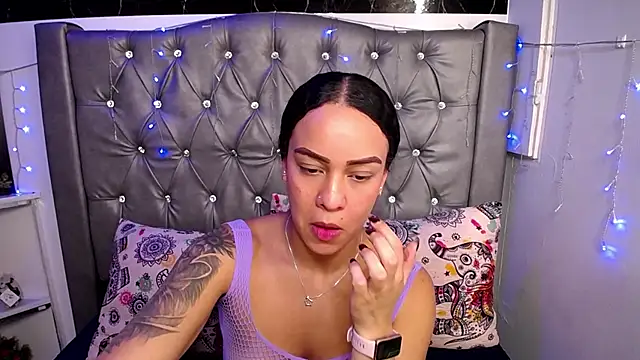 LAILAGUMMY online show from 01/24/25, 05:53