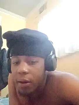 Snapshot of Lilsavvy chatting on 11/12/25, 04:18 Lilsavvy online show from 11/12/25, 04:18