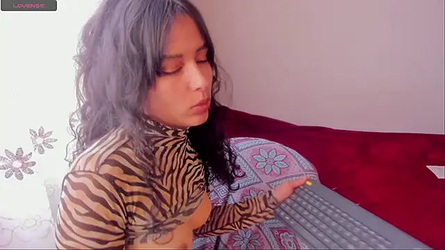 aluna 0310 online show from 02/10/25, 08:00