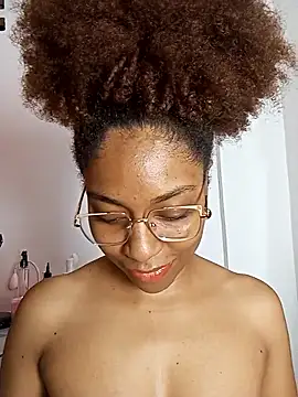 thaimy  online show from 04/11/26, 03:22