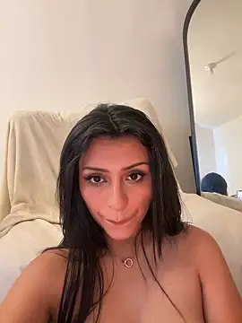 Snapshot of sweetAli_ chatting on 03/14/25, 12:18 sweetAli online show from 03/14/25, 12:18