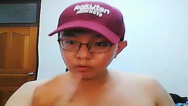 Snapshot of poter77112 chatting on 04/10/26, 04:01 poter77112 online show from 04/10/26, 04:01