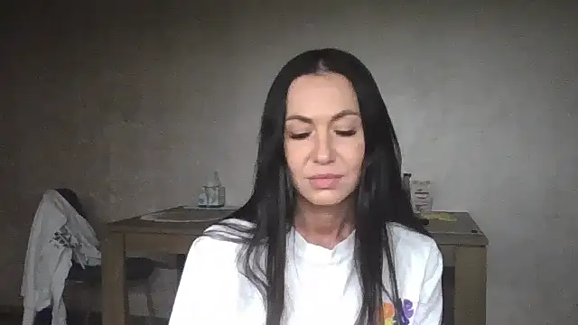 JulianaGold1 online show from 01/19/25, 07:04