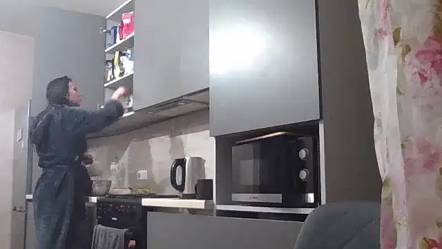 JulianaGold1 online show from 02/20/25, 07:41