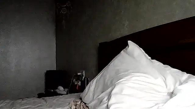 JulianaGold1 online show from 01/05/26, 09:40