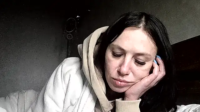 JulianaGold1 online show from 02/09/26, 04:55