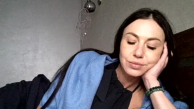 JulianaGold1 online show from 02/19/26, 02:57