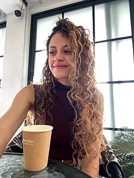 alana15 online show from 11/17/25, 08:25