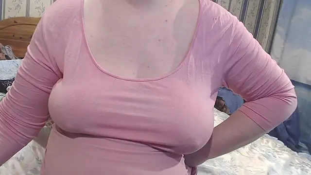 Snapshot of AMARILLIS chatting on 12/14/24, 12:11 AMARILLIS online show from 12/14/24, 12:11