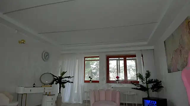 TiffanyHouston  online show from 12/05/24, 07:05