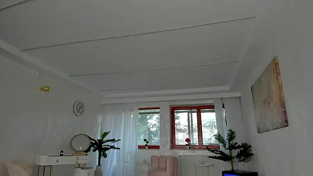 TiffanyHouston  online show from 12/12/24, 06:36