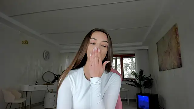 TiffanyHouston  online show from 02/07/25, 06:56