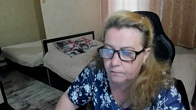 Snapshot of Frau_Marta chatting on 05/22/26, 11:27 Frau Marta online show from 05/22/26, 11:27