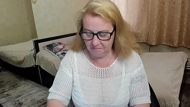 Snapshot of Frau_Marta chatting on 05/28/26, 12:02 Frau Marta online show from 05/28/26, 12:02
