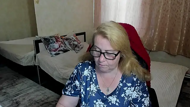 Snapshot of Frau_Marta chatting on 06/06/26, 01:05 Frau Marta online show from 06/06/26, 01:05