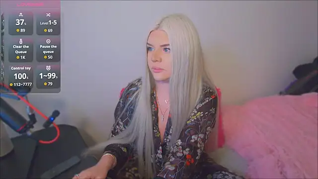 Snapshot of ParadiseRose chatting on 10/25/25, 04:31 ParadiseRose online show from 10/25/25, 04:31