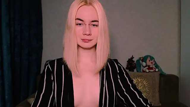 xxxcharismaaa online show from 01/19/25, 05:05