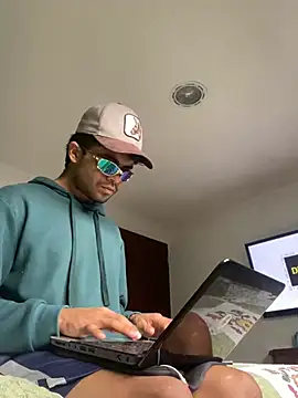 Snapshot of pinedasex777 chatting on 01/30/25, 08:31 pinedasex777 online show from 01/30/25, 08:31