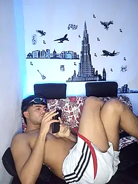 Snapshot of pinedasex777 chatting on 03/06/25, 05:24 pinedasex777 online show from 03/06/25, 05:24