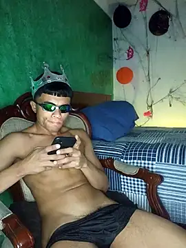 Snapshot of pinedasex777 chatting on 10/17/25, 10:23 pinedasex777 online show from 10/17/25, 10:23