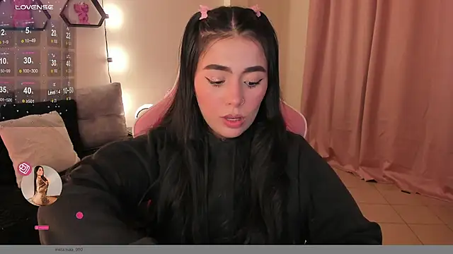 shantall vidales  online show from 02/08/25, 04:25