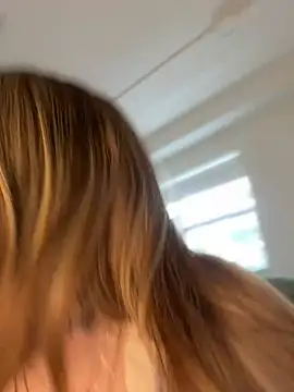 Snapshot of chloetease chatting on 01/01/25, 02:31 chloetease online show from 01/01/25, 02:31