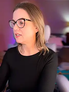 MaiseKnox online show from 02/18/26, 11:44