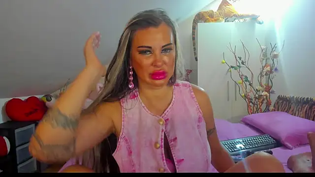 Raffaelababy online show from 09/15/25, 11:43