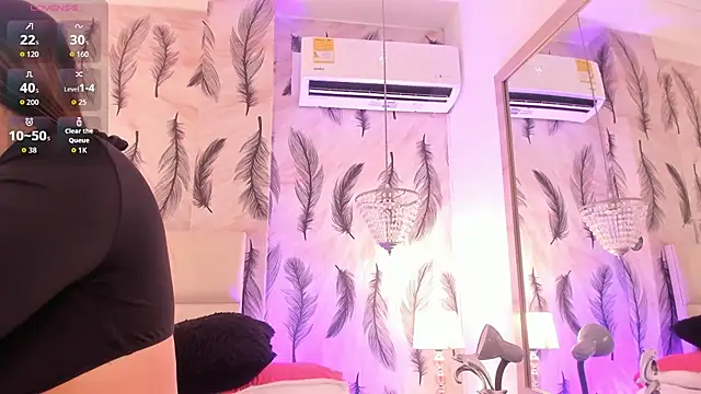 Snapshot of Vivi_prinncess chatting on 10/08/25, 03:09 Vivi prinncess online show from 10/08/25, 03:09