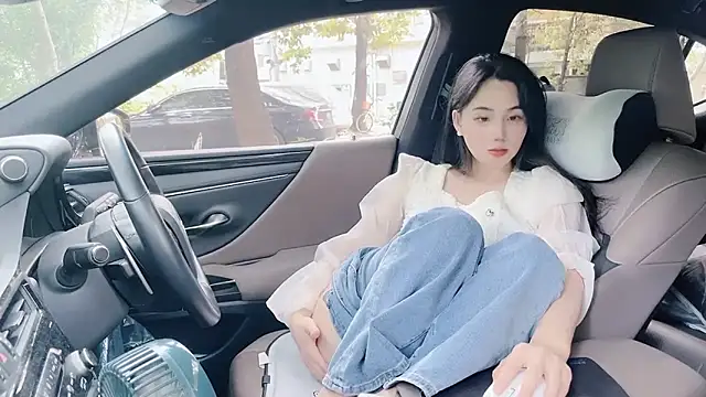 Snapshot of orla2021 chatting on 12/10/24, 04:24 orla2021 online show from 12/10/24, 04:24