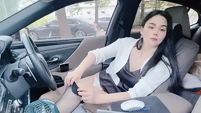 Snapshot of orla2021 chatting on 12/12/24, 07:30 orla2021 online show from 12/12/24, 07:30