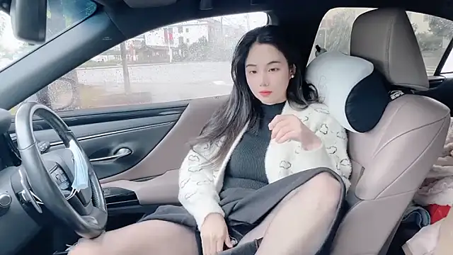 Snapshot of orla2021 chatting on 10/21/25, 02:01 orla2021 online show from 10/21/25, 02:01