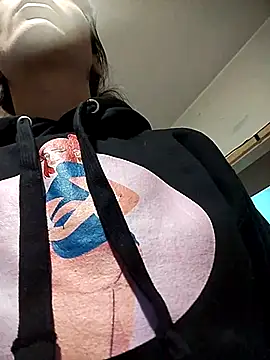 JoLeNe27 online show from 12/01/25, 06:24