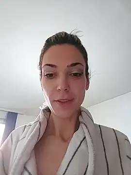 JoLeNe27 online show from 12/19/25, 06:20