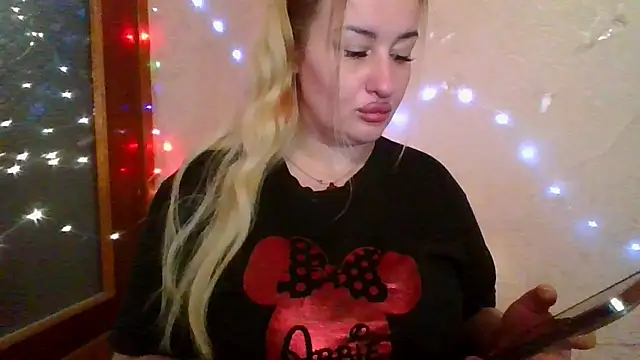 Mandy Belcher online show from 10/12/25, 02:05