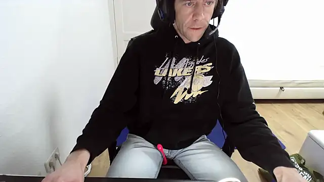 fit ass 2021 online show from 02/25/25, 08:41