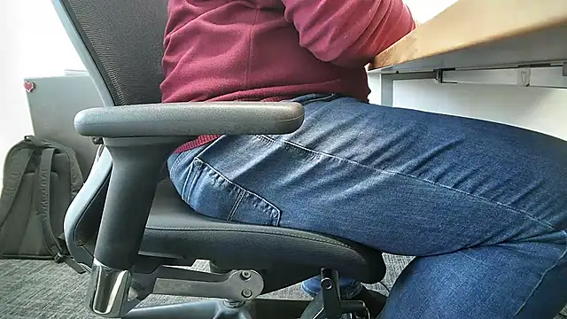 69bezfleku online show from 12/19/24, 01:18