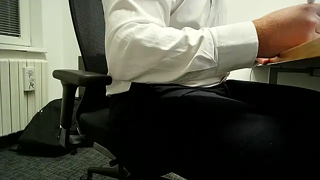 69bezfleku online show from 02/05/25, 04:36