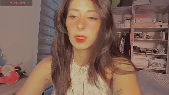 Snapshot of VYONED chatting on 11/12/25, 12:11 VYONED online show from 11/12/25, 12:11