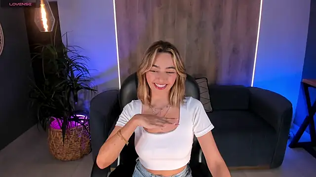 MelissaMoore  online show from 12/01/25, 03:55