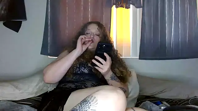 Snapshot of smokyjane chatting on 01/22/25, 11:53 smokyjane online show from 01/22/25, 11:53