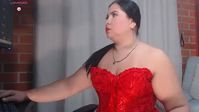 AGATHAA WHITE online show from 03/25/26, 10:32