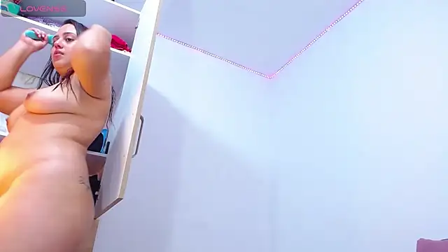 Luciana0226 online show from 03/18/25, 09:53