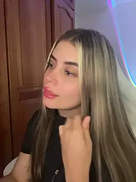 Snapshot of Miss_valeriaa chatting on 06/20/26, 03:20 Miss valeriaa online show from 06/20/26, 03:20
