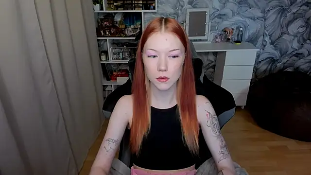 litl Mia online show from 10/13/25, 03:23