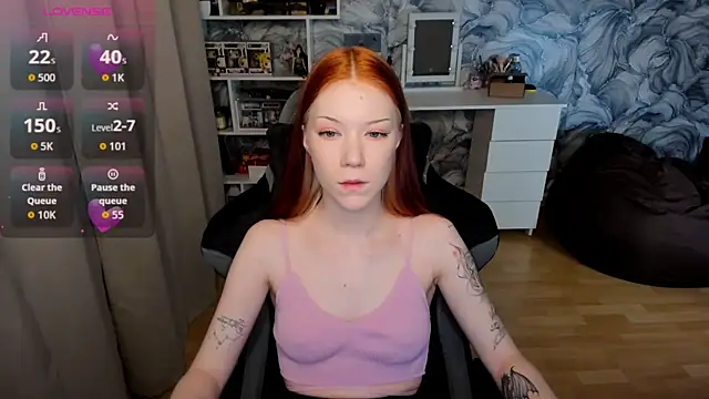 litl Mia online show from 10/28/25, 04:42