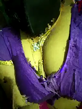 Snapshot of teddy-143 chatting on 11/23/25, 05:35 teddy-143 online show from 11/23/25, 05:35