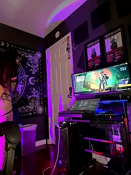 BlaizeyBBy online show from 12/19/25, 01:45